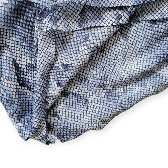 White House Black Market Snake Print Blue Tiered Tie Cuffs Blouse Women Sz 6 - Picture 8 of 13